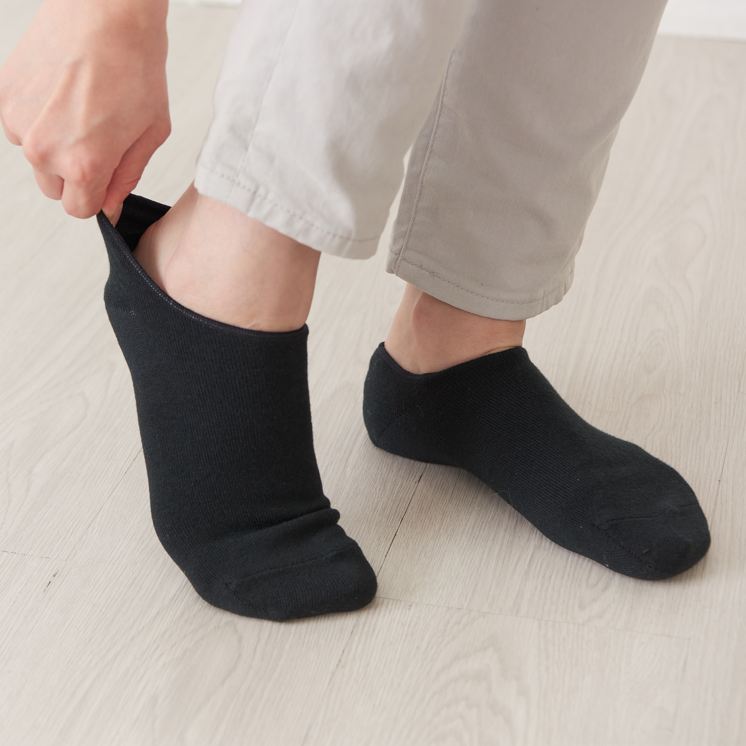 Heel-Smoothing Socks - Double-layer wool-blend sneaker length - 645