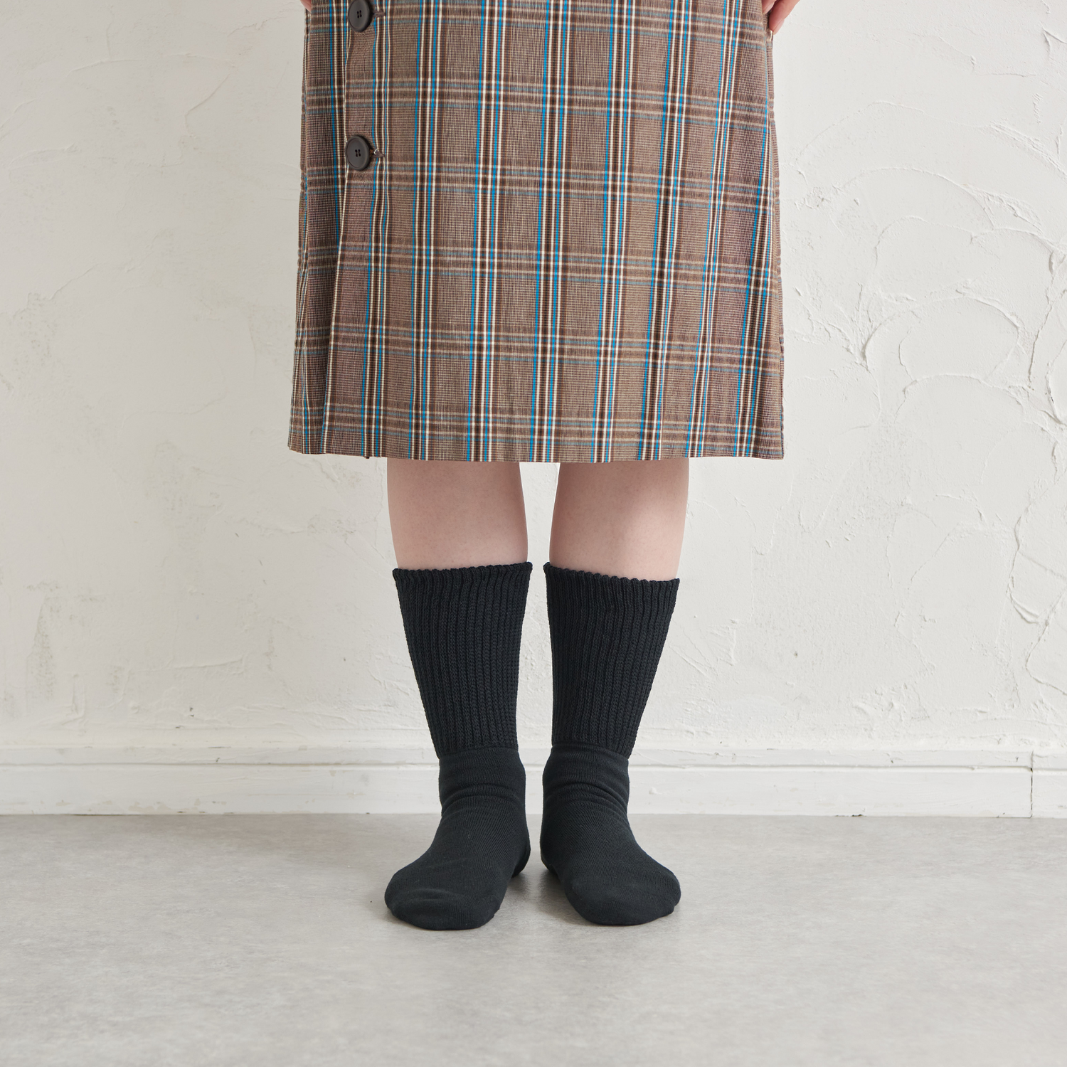 Loose-fitting heel-smoothing socks with elastic cuffs - 649