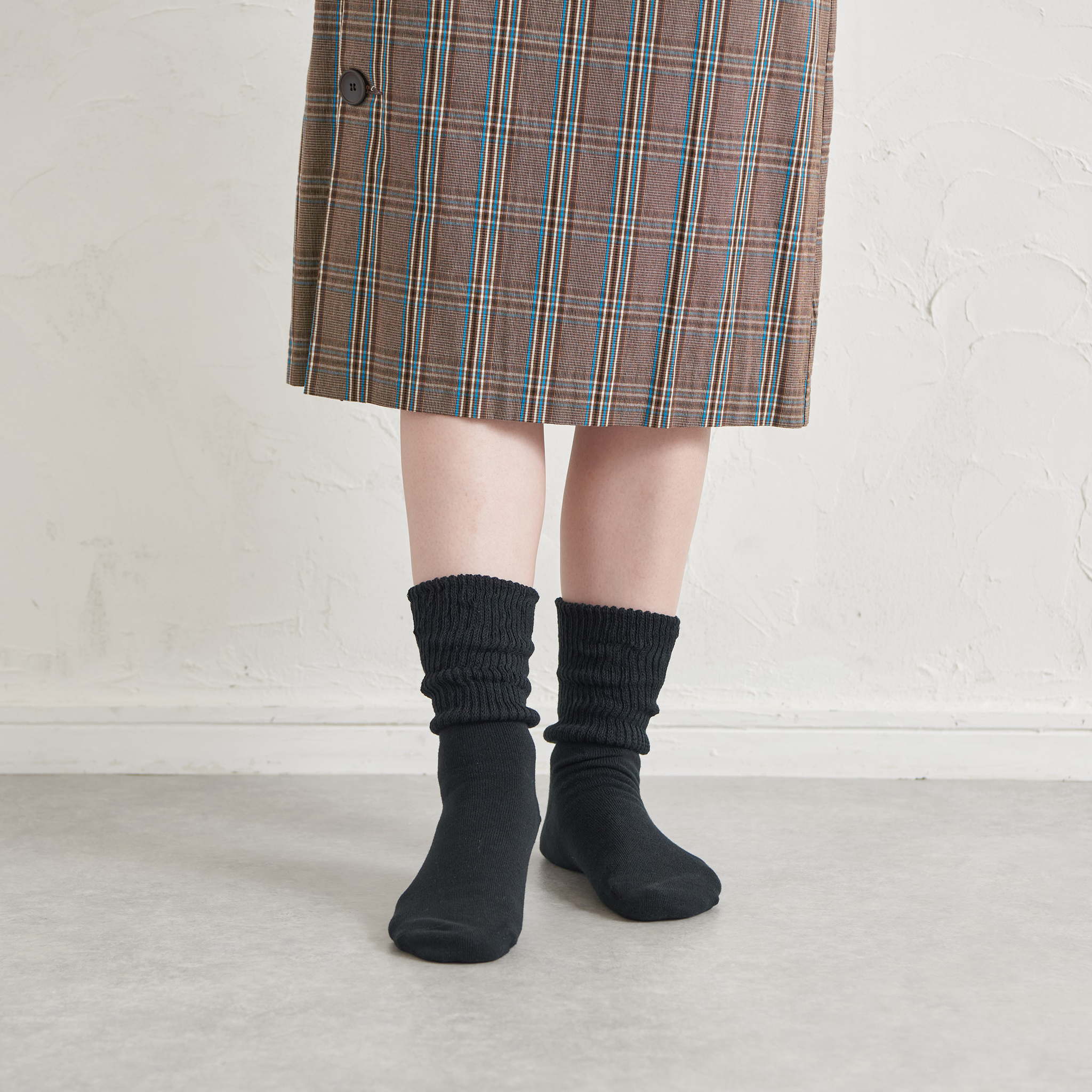 Loose-fitting heel-smoothing socks with elastic cuffs - 649