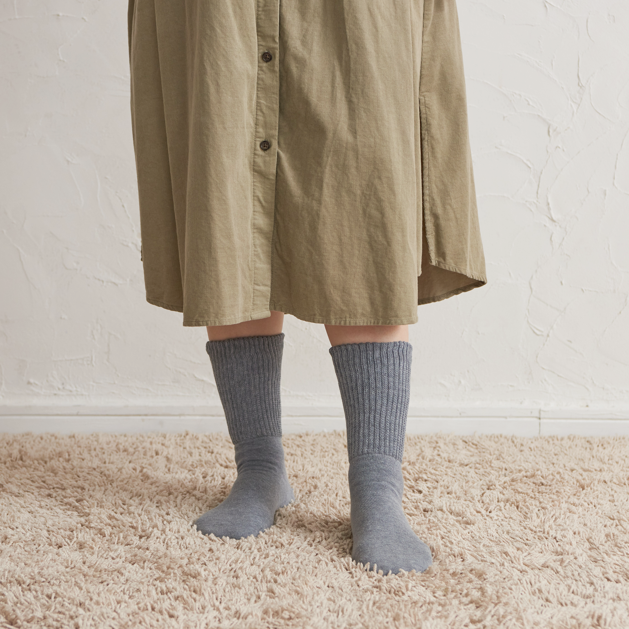 Loose-fitting heel-smoothing socks with elastic cuffs - 649