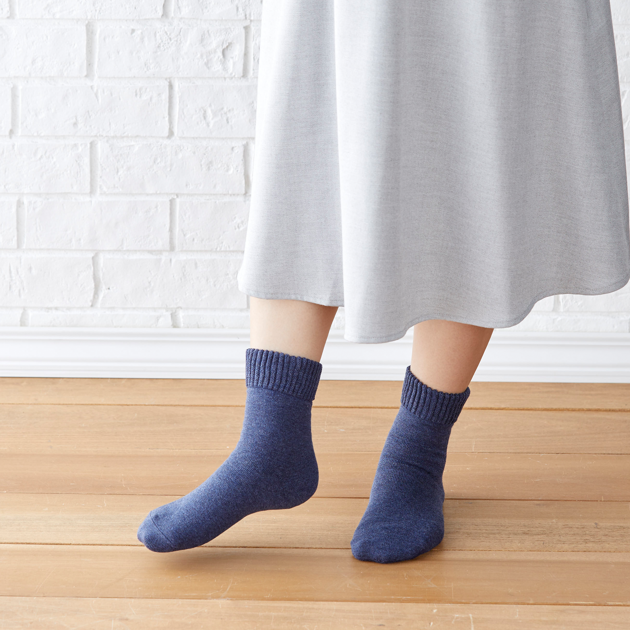 Double-layered wool-blend socks for smooth soles - 720