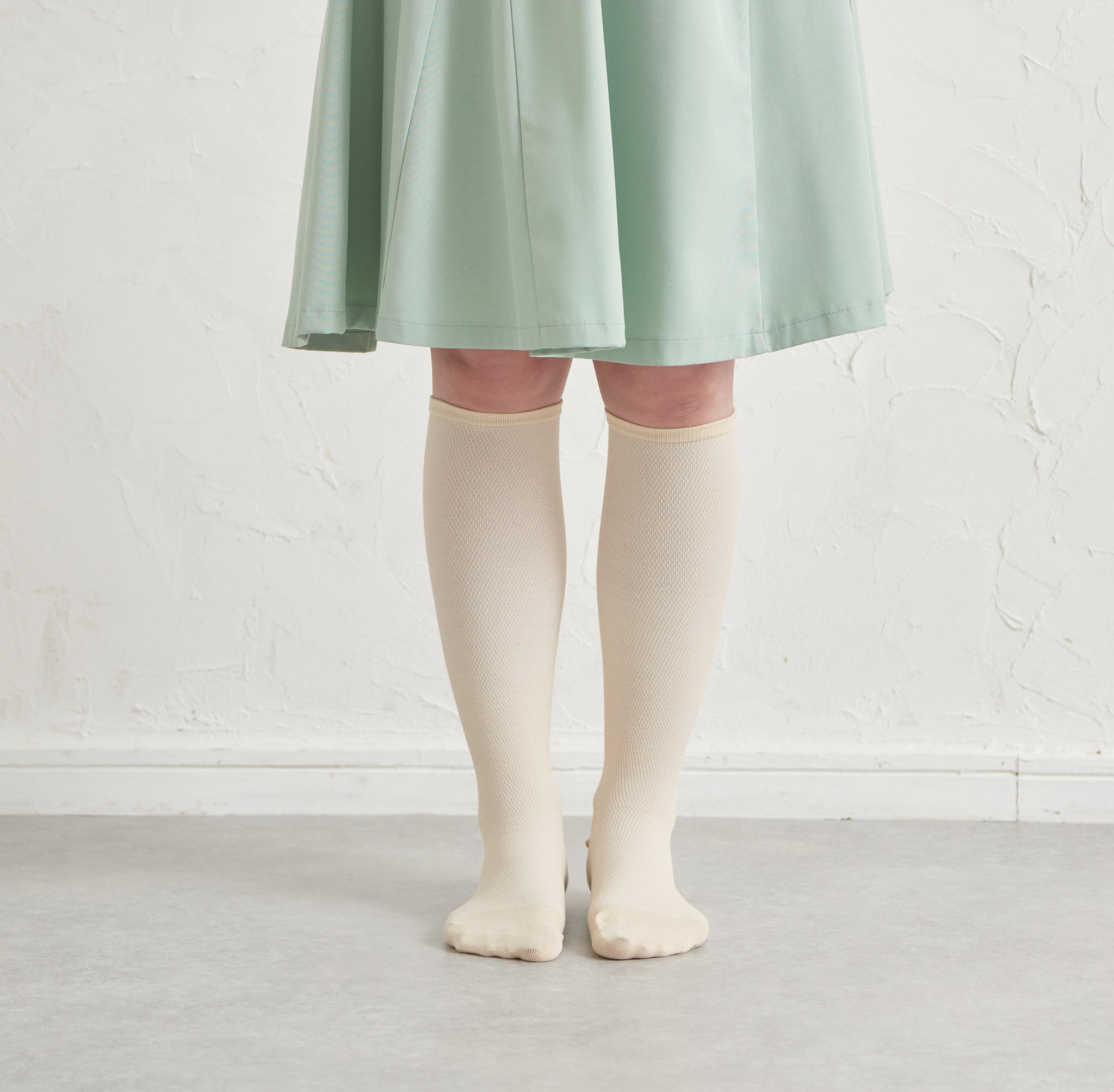 Bikyaku(美脚) Compression Socks with Cooling Ice Lock Yarn - 828