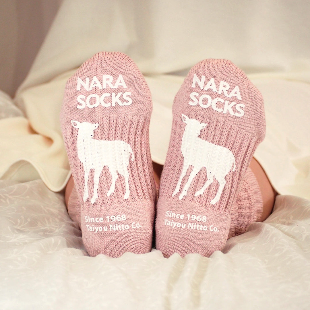 Loose-fitting socks - antibacterial, deodorizing material - with anti-slip grip - 60