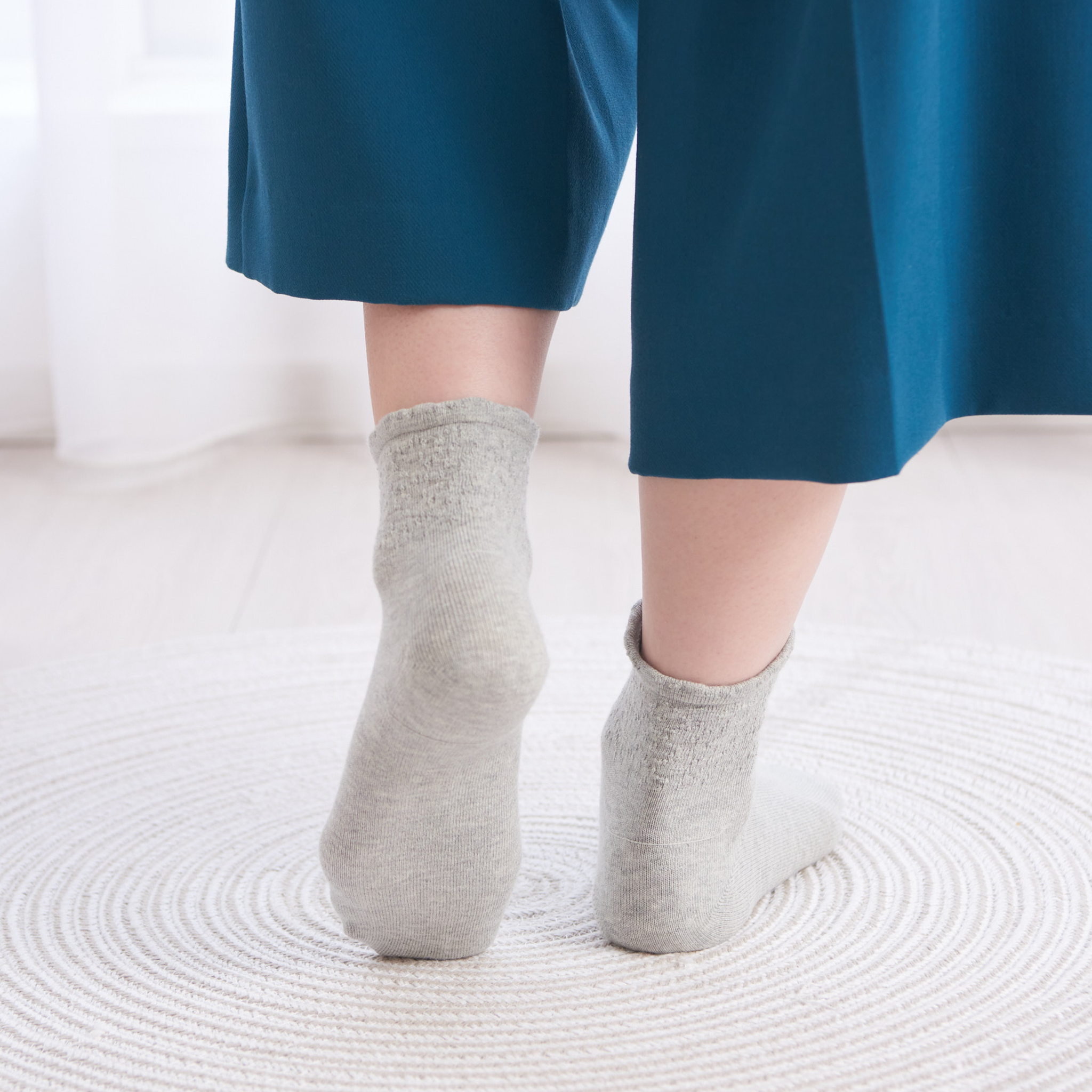 Heel-smoothing socks – Cotton-blend, single-layer, loose-fitting type - 564