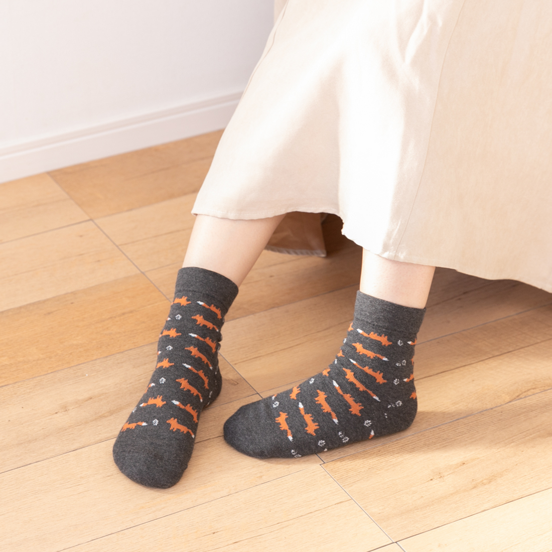 Smooth-heel socks double-layer wool blend [Foxes] - 658