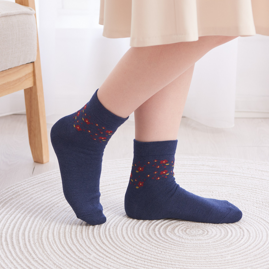 Smooth-heel socks double-layer wool blend [Flowers around ankle] - 663