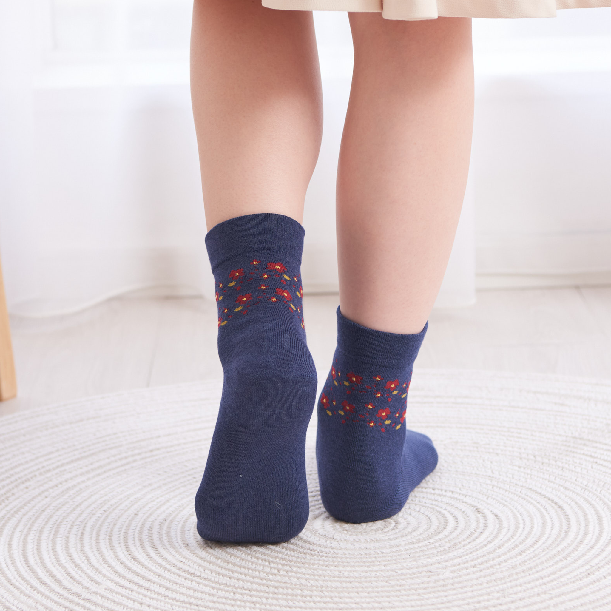 Smooth-heel socks double-layer wool blend [Flowers around ankle] - 663