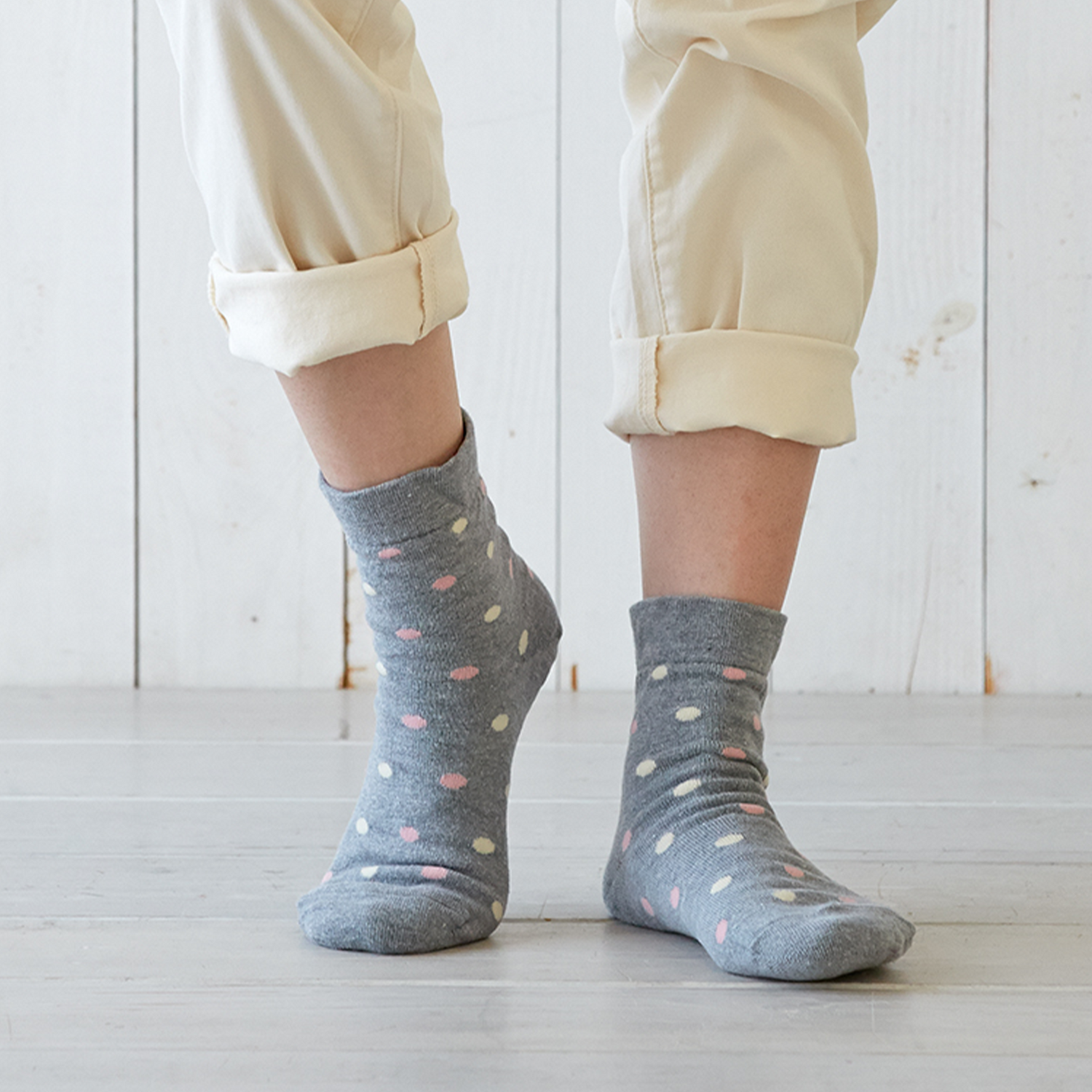 Smooth-heel socks double-layer wool blend [Polka dots] - 727
