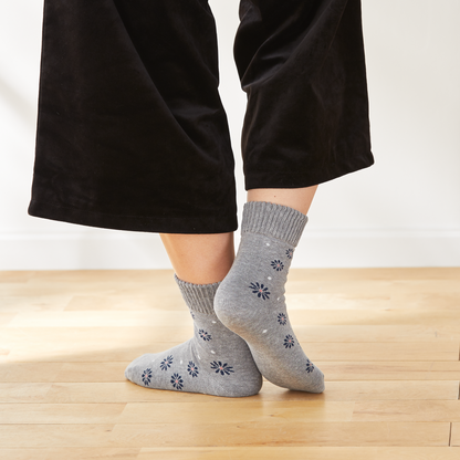 Smooth-heel socks double-layer wool blend [Flowers &amp; polka dots] - 752